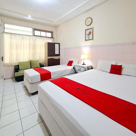 Reddoorz Syariah At Griya Raharja Klaten Exterior photo