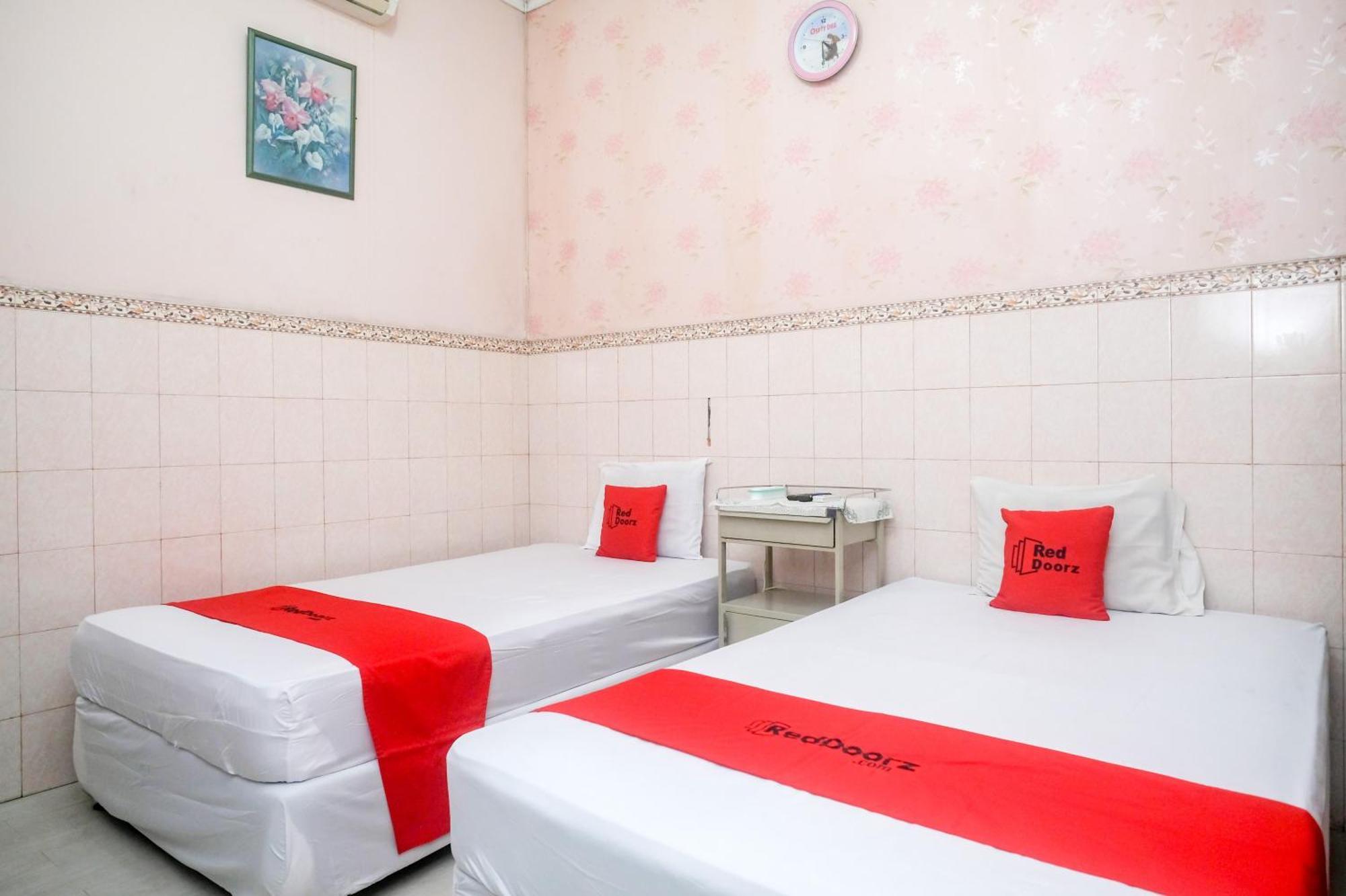 Reddoorz Syariah At Griya Raharja Klaten Exterior photo