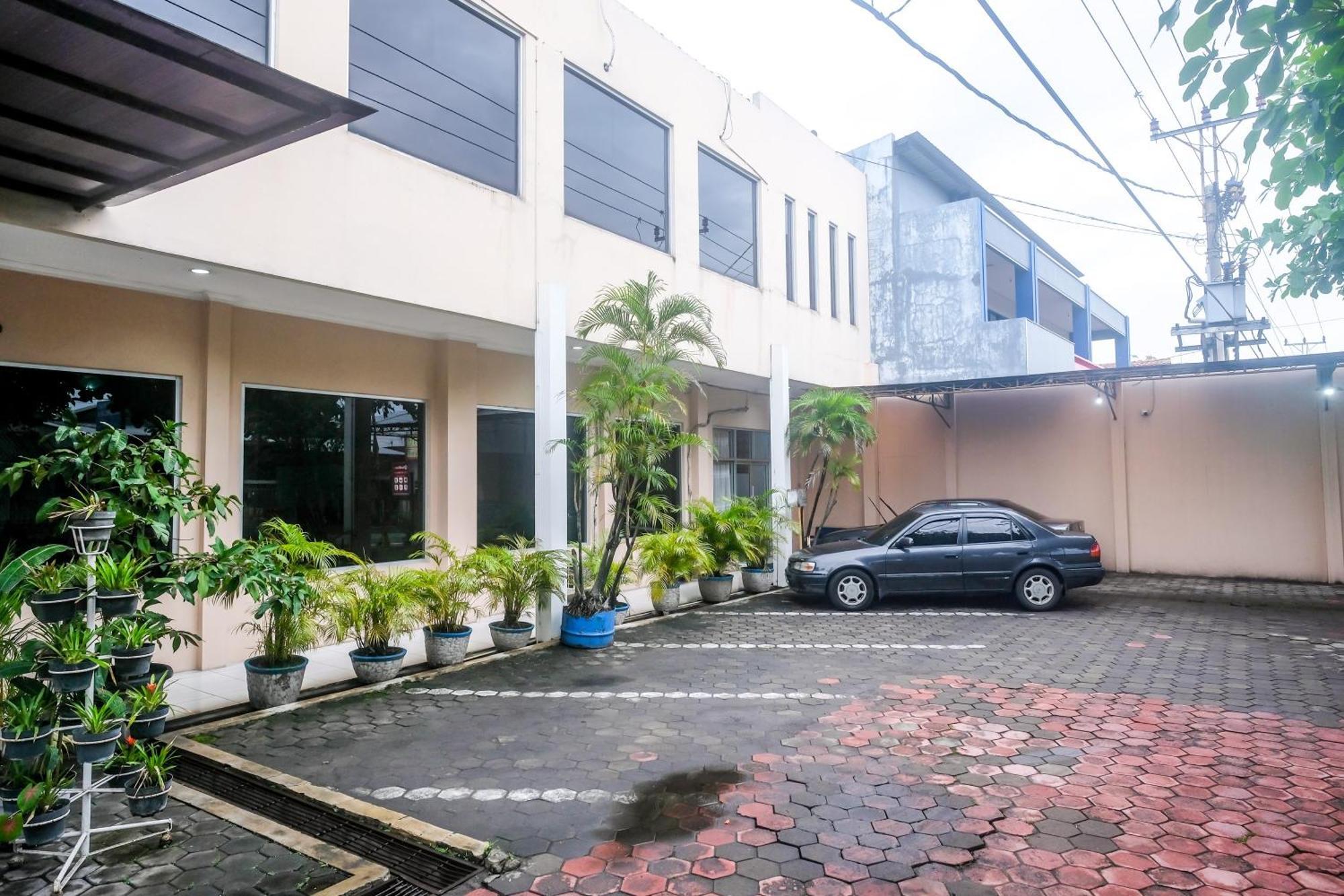 Reddoorz Syariah At Griya Raharja Klaten Exterior photo