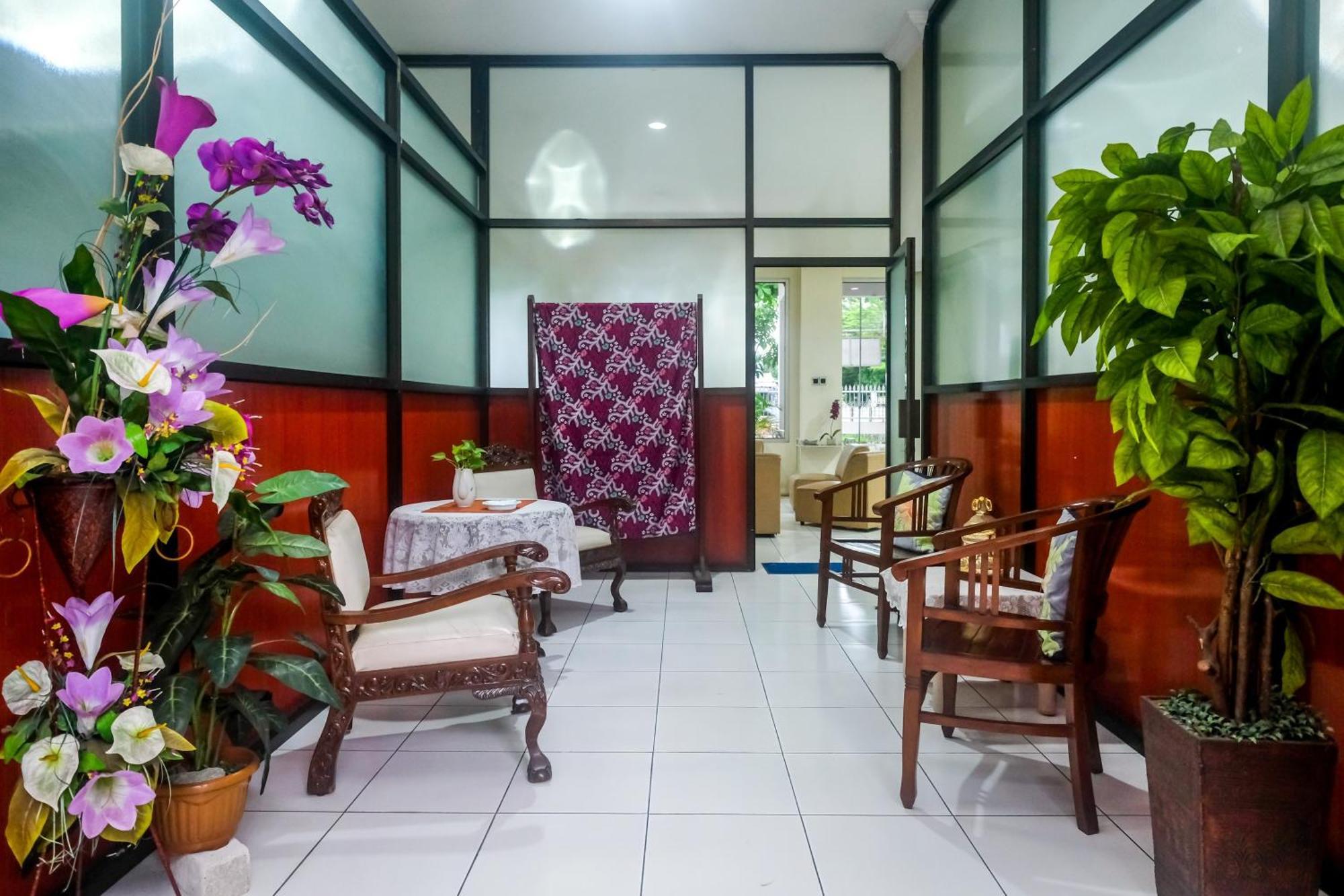 Reddoorz Syariah At Griya Raharja Klaten Exterior photo
